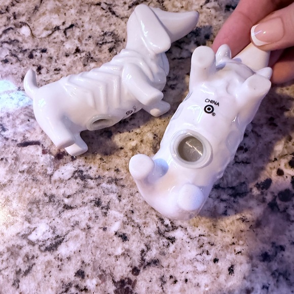 Dachshund Target White Salt and Pepper Shakers Like New! - Picture 4 of 5